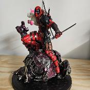 Deadpool 1/6 Statue Marvel Fine Art Signature Series featuring the Kucharek Brothers | Kotobukiya