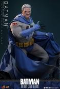 Batman The Dark Knight Returns Figurine 1/6 Comic Masterpiece Batman Battle Damaged 32cm Hot Toys