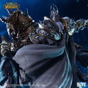 World of Warcraft Roi-Liche Arthas Menethil sur Invincible 36cm Statue Premium Blizzard Sideshow Deuillegivre Heaume Domination Warcraft WoW