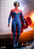 The Flash figurine Movie Masterpiece 1/6 Supergirl 28 cm  | HOT TOYS