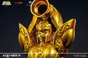 Aquarius Cloth Camus Gold Saint Statue Totem Saint Seiya | Zodiakos Studio