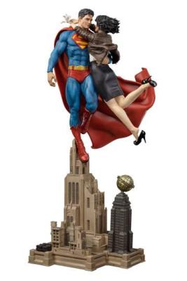 DC Comics diorama 1/6 Superman & Lois 57 cm | IRON STUDIOS