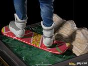 Retour vers le Futur II Statuette 1/10 Art Scale Marty McFly on Hoverboard 22 cm | Iron Studios