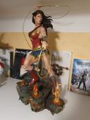 Wonder Woman Exclusive Premium Format Statue | Sideshow