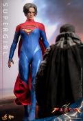 The Flash figurine Movie Masterpiece 1/6 Supergirl 28 cm  | HOT TOYS