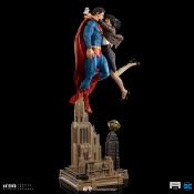 DC Comics diorama 1/6 Superman & Lois 57 cm | IRON STUDIOS