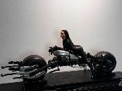 The Dark Knight Rises Statue 1/3 Catwoman & Batpod 107cm | Queen Studios