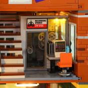 Lumibricks Street Fusion Record Store Set Construction LED 1980 pcs 36cm