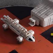 Replique Landing Pad et Eagle Transporter 46 cm Cosmos 1999 | MASTER REPLICAS