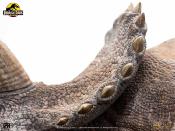 Jurassic Park statuette Maquette 1/8 Sick Triceratops 96 cm | ECC