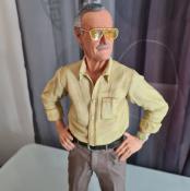 Stan Lee 1/4 Legacy Replica Marvel Statue | Iron Studios