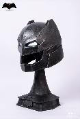 Justice League : Batman v Superman : L'Aube de la Justice â€“ Casque blindÃ© de Batman Ã  l'Ã©chelle 1/1 | Pure Arts