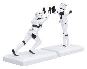 ORIGINAL STORMTROOPER Serre-livres Working Hard Hardly Working 19cm Nemesis Now