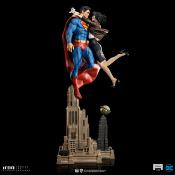 DC Comics diorama 1/6 Superman & Lois 57 cm | IRON STUDIOS