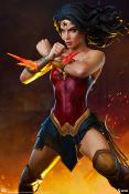 DC Comics statuette Premium Format Wonder Woman: Saving the Day 50 cm | SIDESHOW