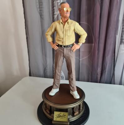 Stan Lee 1/4 Legacy Replica Marvel Statue | Iron Studios