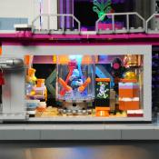 Lumibricks Cyberpunk Neoncity Cyber Couture Galleria Set Construction LED 2701 pcs 48cm