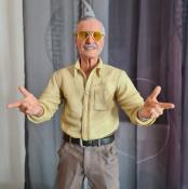 Stan Lee 1/4 Legacy Replica Marvel Statue | Iron Studios