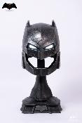 Justice League : Batman v Superman : L'Aube de la Justice â€“ Casque blindÃ© de Batman Ã  l'Ã©chelle 1/1 | Pure Arts