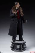 Dracula statuette Premium Format Van Helsing (Peter Cushing) 55 cm | SIDESHOW