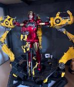 Iron Man 2 Figurine 1/6 Iron Man Mark IV with Suit-Up Gantry 32cm | Hot Toys