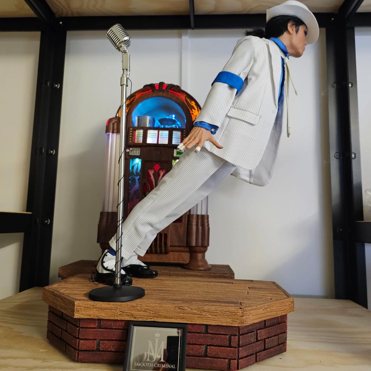 Michael Jackson Smooth Criminal Deluxe Edition Music Statue – PureArts