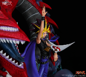 Yami Yugi et Slifer le dragon célèste Yu-Gi-Oh  |  Taka Corp.