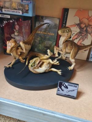 Baby Raptors 23cm Diorama Jurassic Park | Chronicle Collectibles