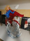 Supergirl Premium Statue | Sideshow